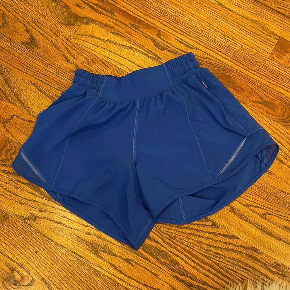 lululemon symphony blue 4” shorts